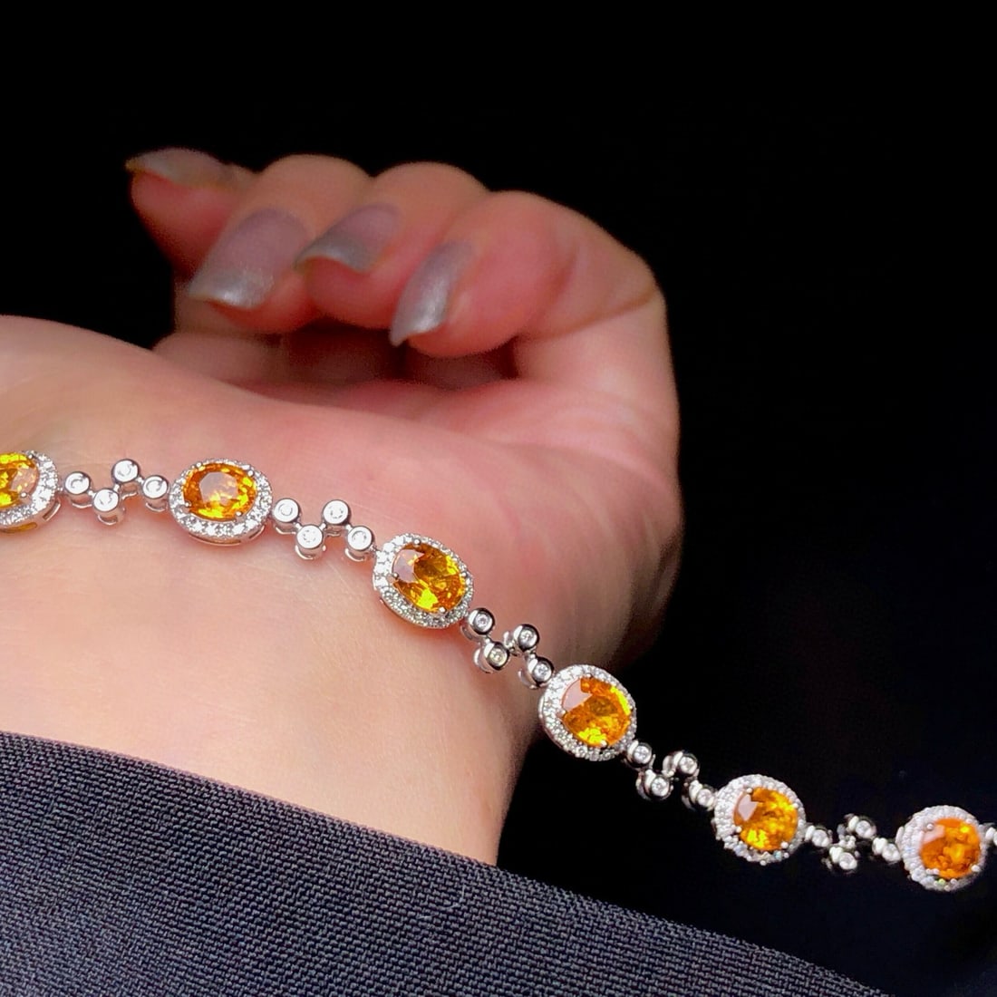 14k Gold 7.40 Ctw Natural Spessartine & Diamond Bracelet - 2