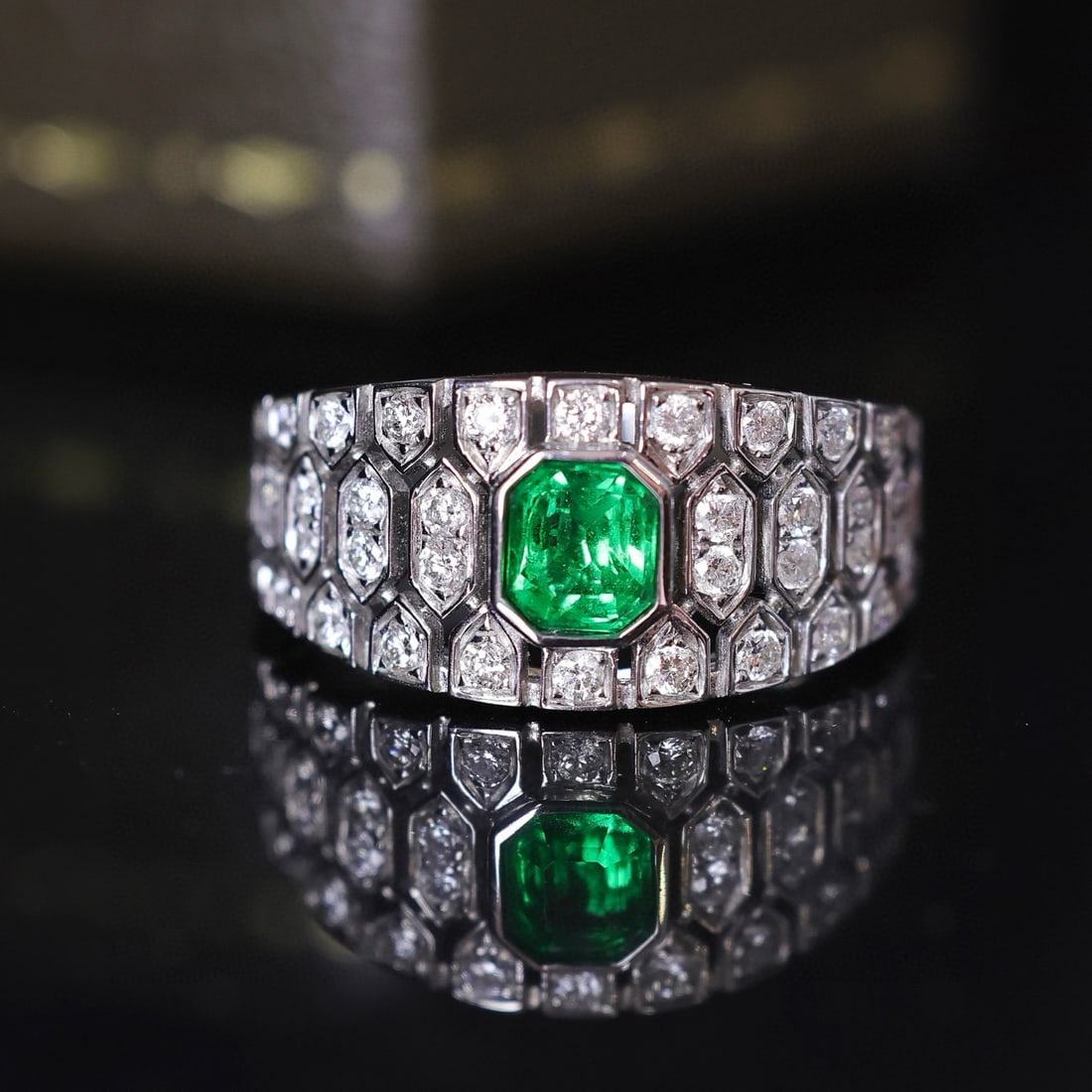 14k Gold 0.60 Ctw Vivid Green Natural Emerald & Diamond Ring: Ref:231058250 // gold content:14k gold // ring size:7. 25us // // main gemstone:emerald // shape:octagonal // carat weight:0. 44ct // color:vivid green // treatment:natural // // adjacent gemstone 2