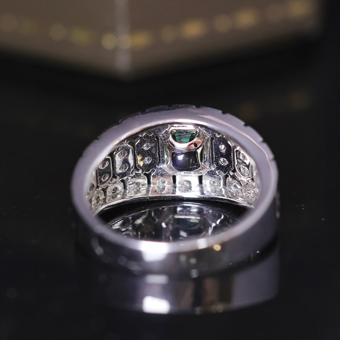 14k Gold 0.60 Ctw Vivid Green Natural Emerald & Diamond Ring - 6