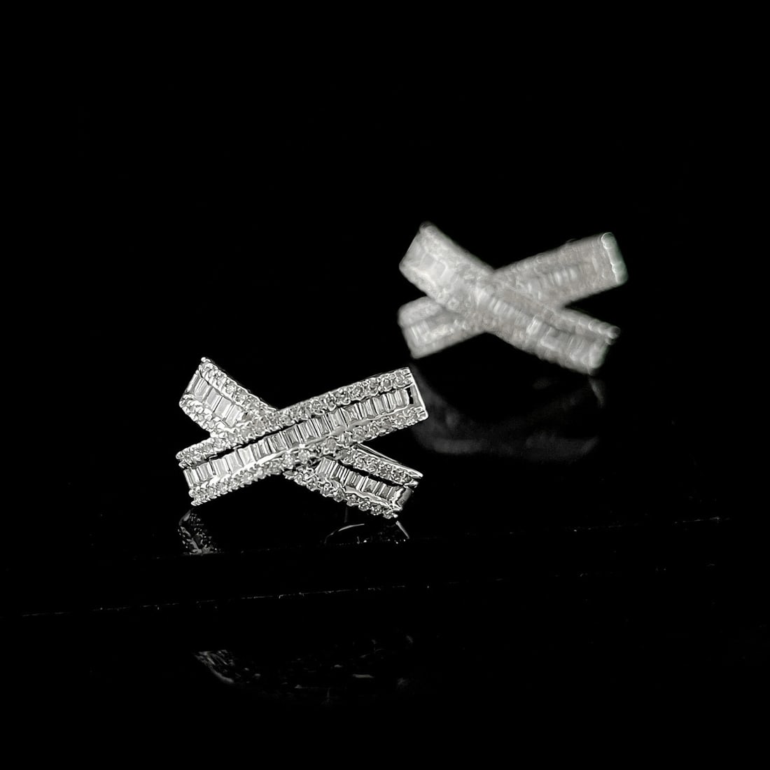 14k Gold 0.6 Ct Natural H Diamond Earrings - 3