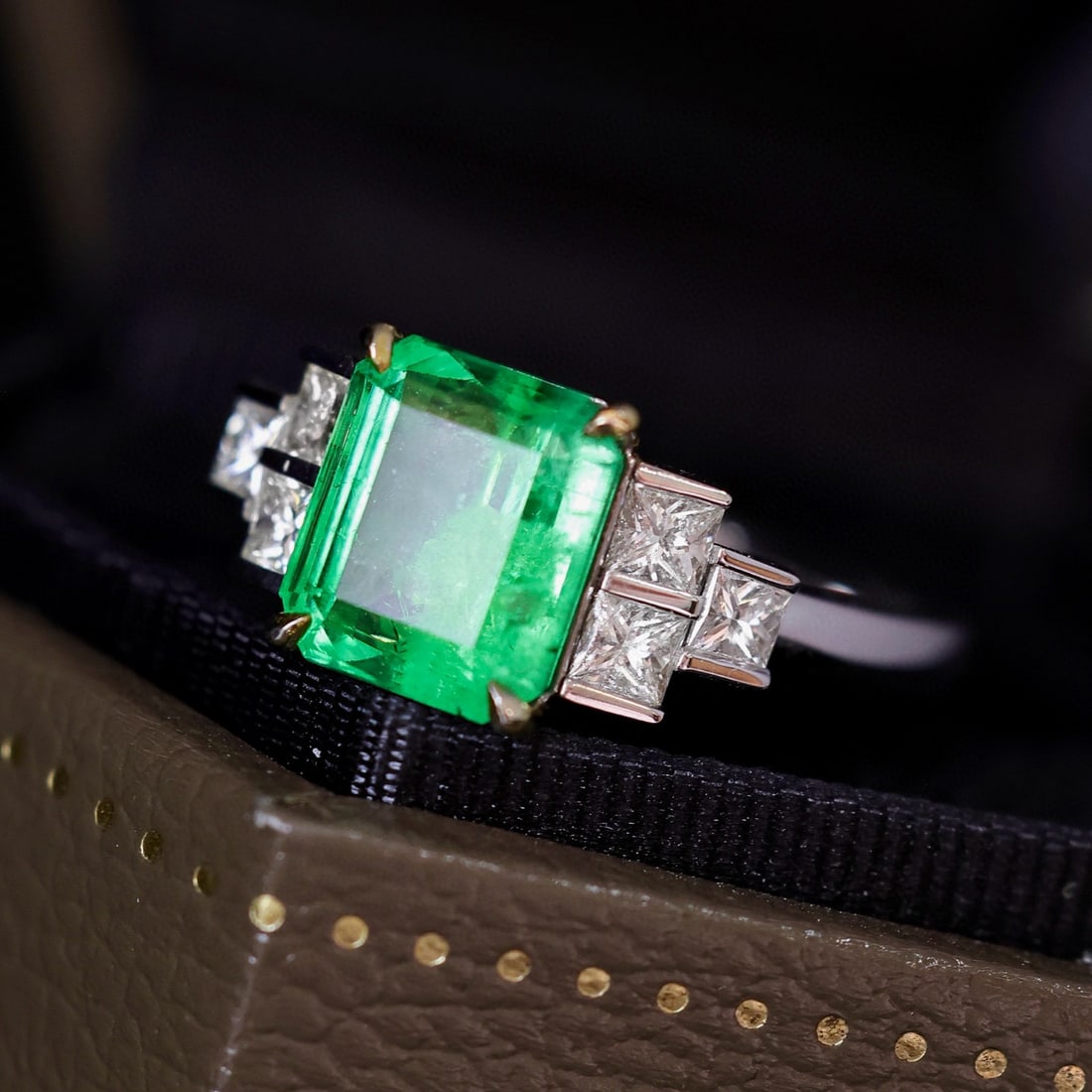 14k Gold 3.70 Ctw Natural Emerald & Diamond Ring - 2