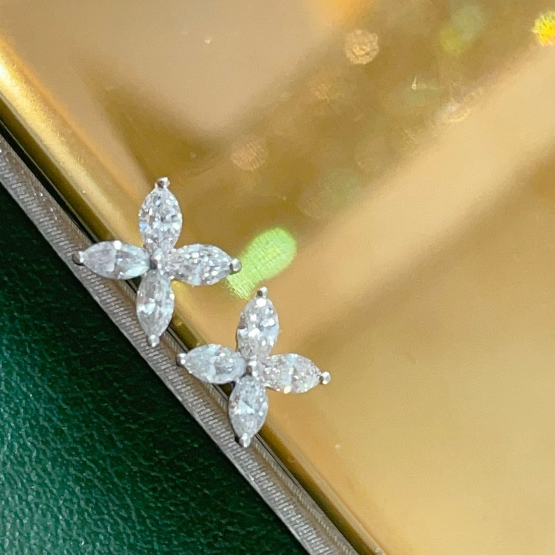 14k Gold 0.34 Ct Natural H Diamond Earrings - 3