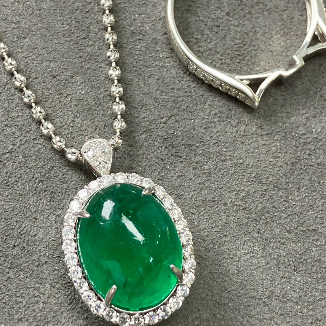 14k Gold 10.80 Ctw Natural Emerald & Diamond Ring - 7