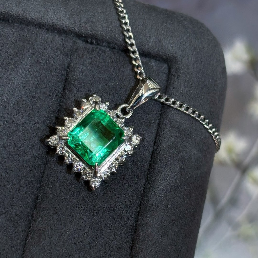 14k Gold 1.29 Ct Vivid Green Natural Emerald & Diamond Pendant( Without Chain ) - 5