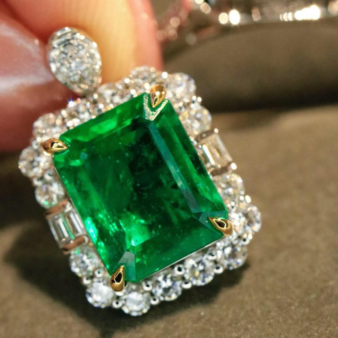 14k Gold 3.70 Ctw Vivid Green Natural Emerald & Diamond Ring/pendant( Without Chain ) - 3