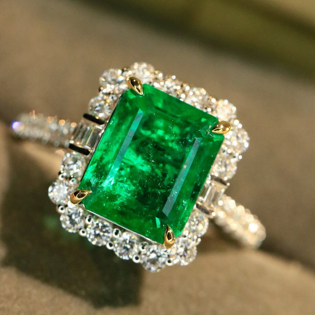 14k Gold 3.70 Ctw Vivid Green Natural Emerald & Diamond Ring/pendant( Without Chain ) - 4