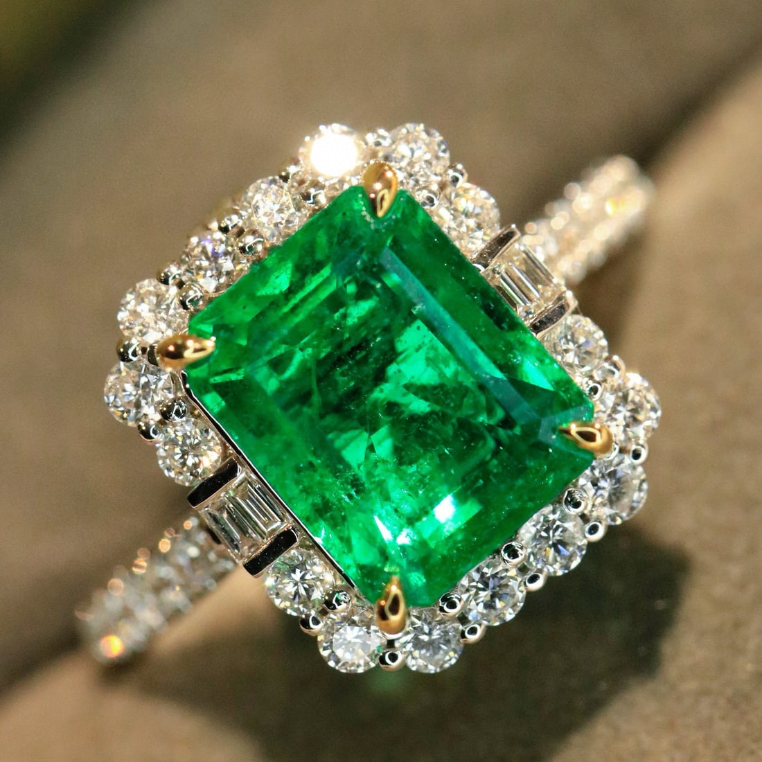 14k Gold 3.70 Ctw Vivid Green Natural Emerald & Diamond Ring/pendant( Without Chain ) - 5