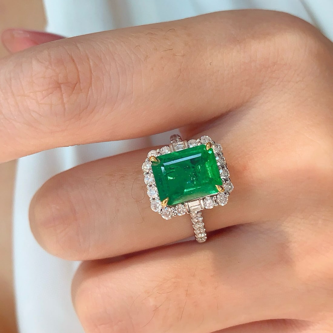 14k Gold 3.70 Ctw Vivid Green Natural Emerald & Diamond Ring/pendant( Without Chain ) - 7