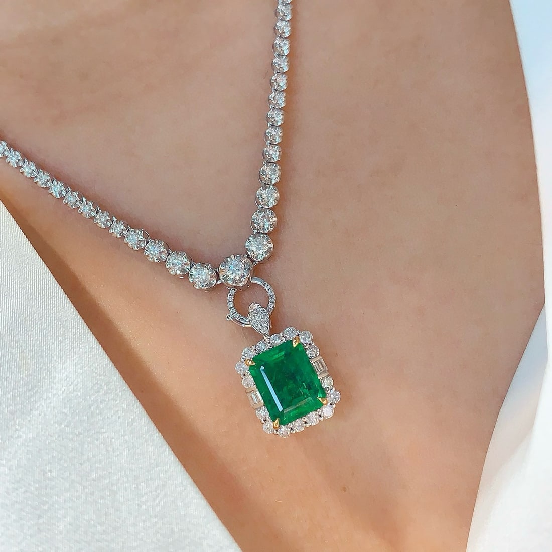 14k Gold 3.70 Ctw Vivid Green Natural Emerald & Diamond Ring/pendant( Without Chain ) - 8