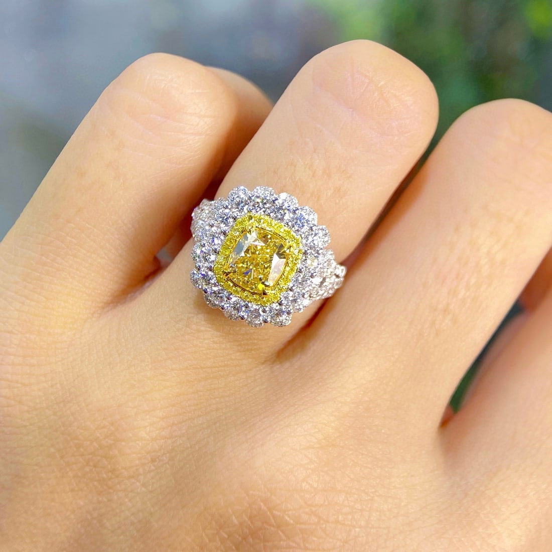 Gia Certified 14k Gold 2.25 Ctw Natural Yellow Diamond & Diamond Ring - 4