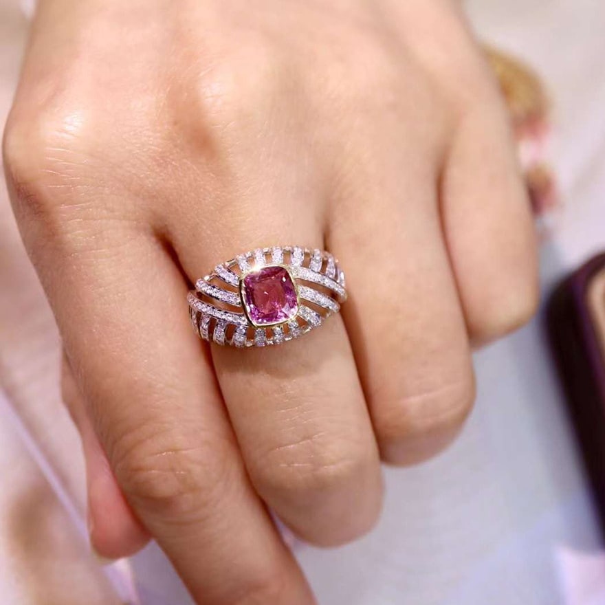 14k Gold 2.58 Ctw Natural Padparadscha Sapphire & Diamond Ring - 6