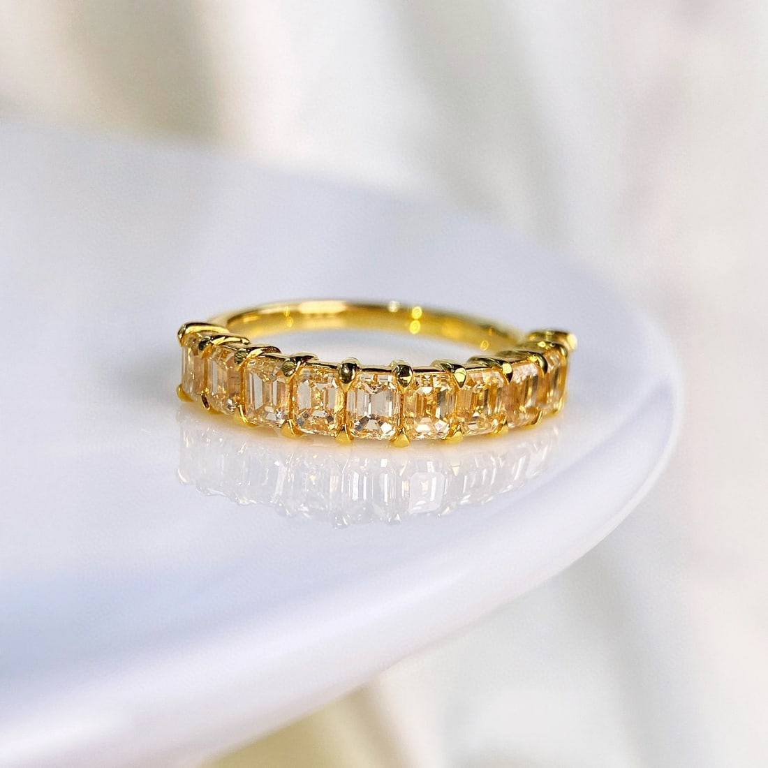 14k Gold 1.83 Ct Natural Yellow Diamond Ring - 3