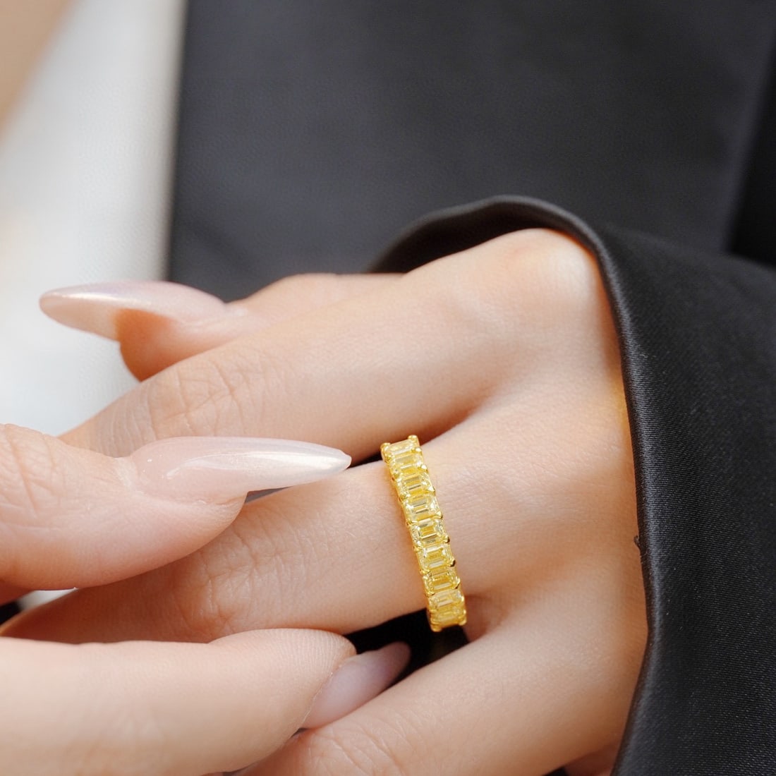 14k Gold 1.83 Ct Natural Yellow Diamond Ring - 4