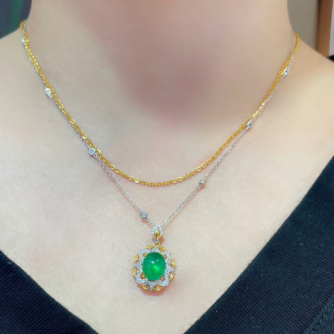14k Gold 2 Ct Natural Emerald & Diamond Pendant( Without Chain ) - 2
