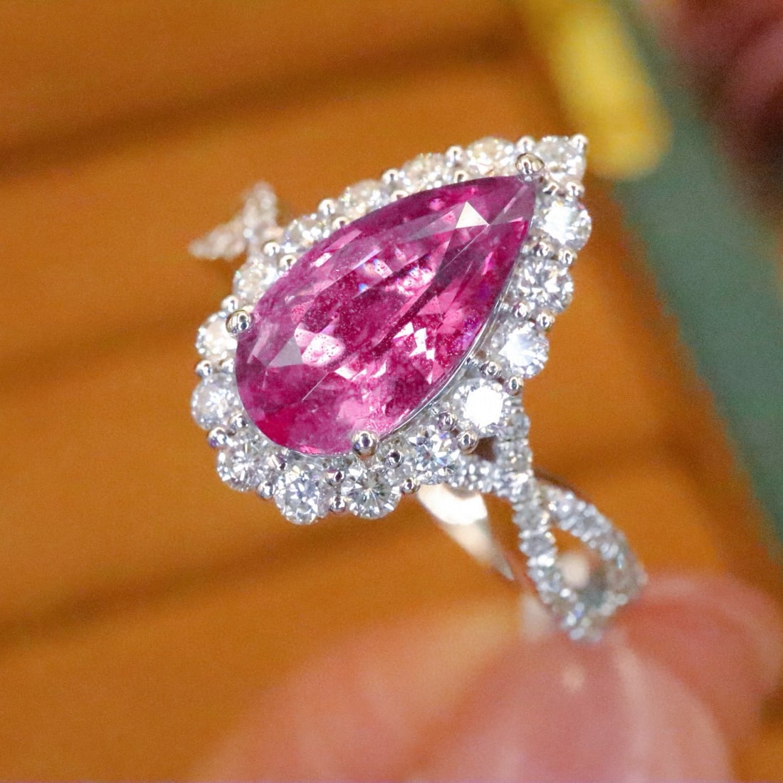 14k Gold 1.98 Ctw Natural Padparadscha Sapphire & Diamond Ring - 3