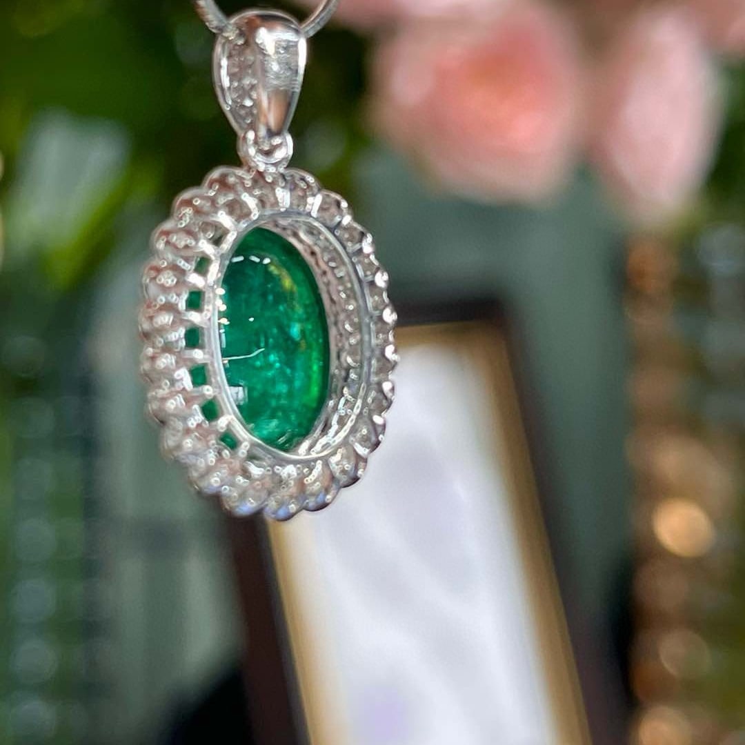 14k Gold 6.03 Ctw Vivid Green Natural Emerald & Diamond Pendant( Without Chain ) - 4