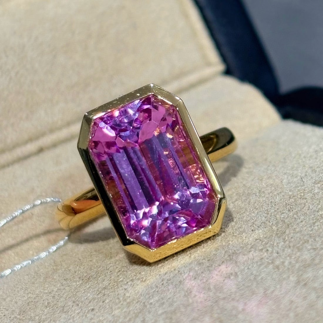 14k Gold 8.5 Ct Natural Kunzite Ring - 4