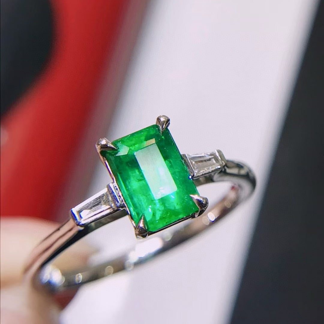 14k Gold 1.1 Ctw Vivid Green Natural Emerald & Diamond Ring - 2