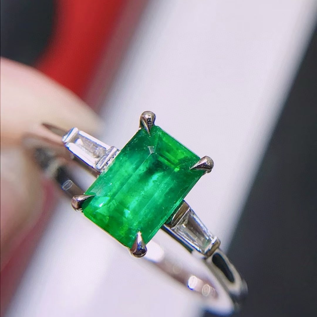 14k Gold 1.1 Ctw Vivid Green Natural Emerald & Diamond Ring - 3