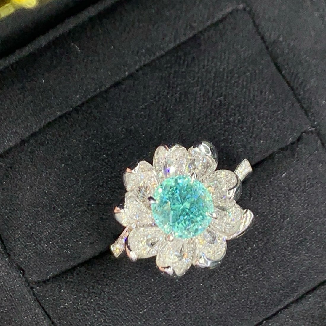14k Gold 2.52 Ctw Natural Beryl & Diamond Ring: Ref:231058369 // gold content:14k gold // ring size:7. 25us // // main gemstone:beryl // shape:round // carat weight:1. 5ct // color:blue // treatment:natural // cut grade:g // // adjacent gemstone 2
