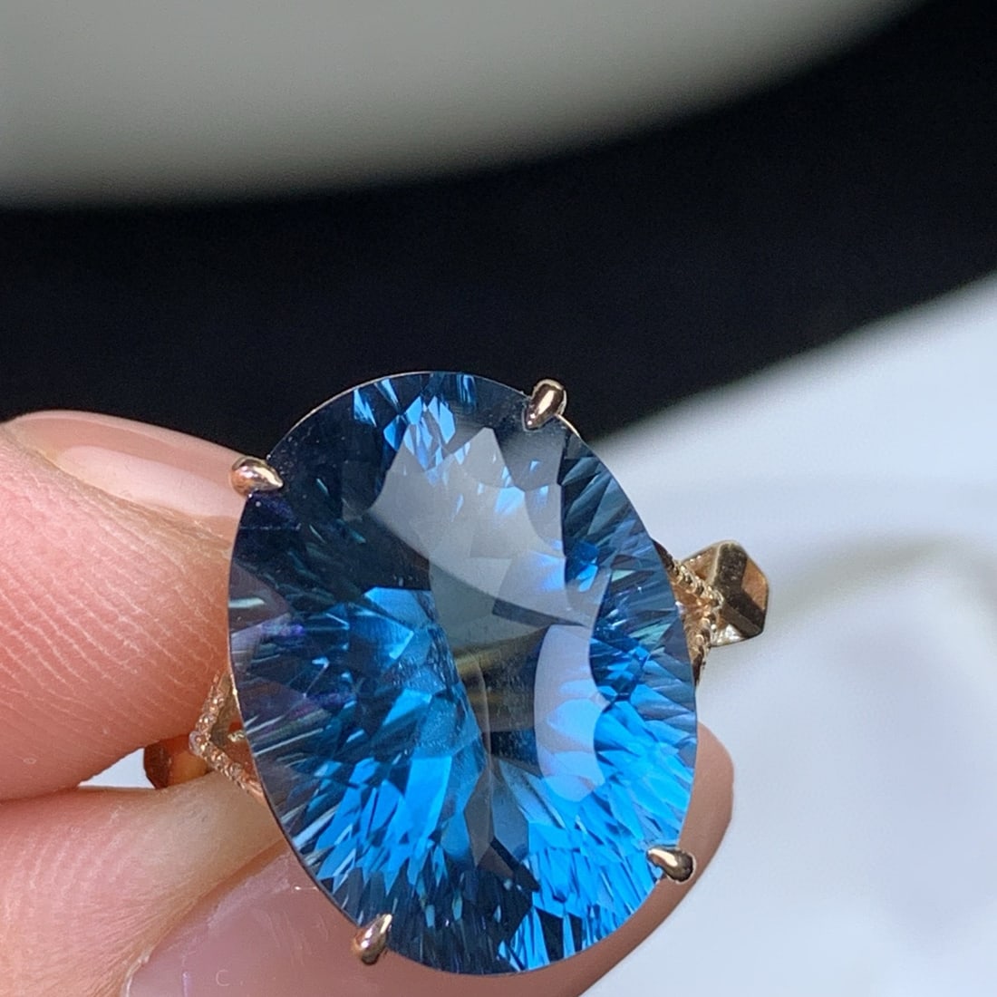 14k Gold 14 Ct Natural Topaz & Diamond Ring - 2