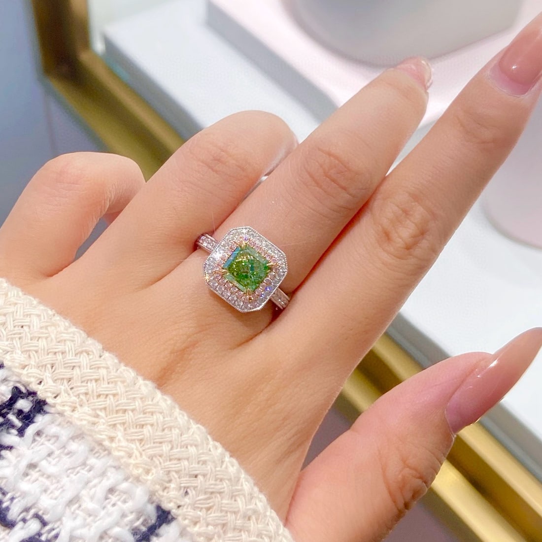 14k Gold 2.78 Ctw Natural Green Diamond & Diamond Ring - 3