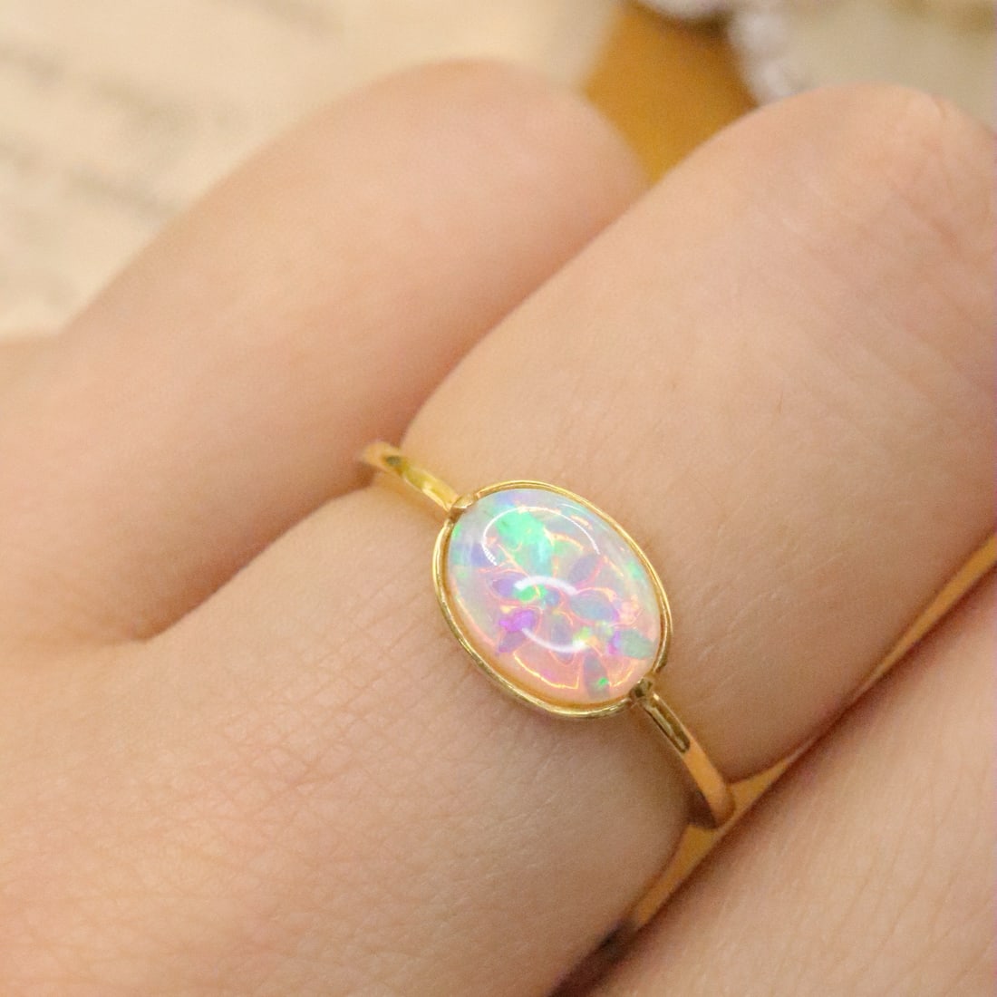14k Gold 0.70 Ct Natural Opal Ring - 6