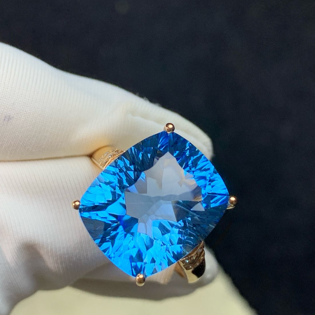 14k Gold 12.50 Ct Natural Topaz & Diamond Ring - 2