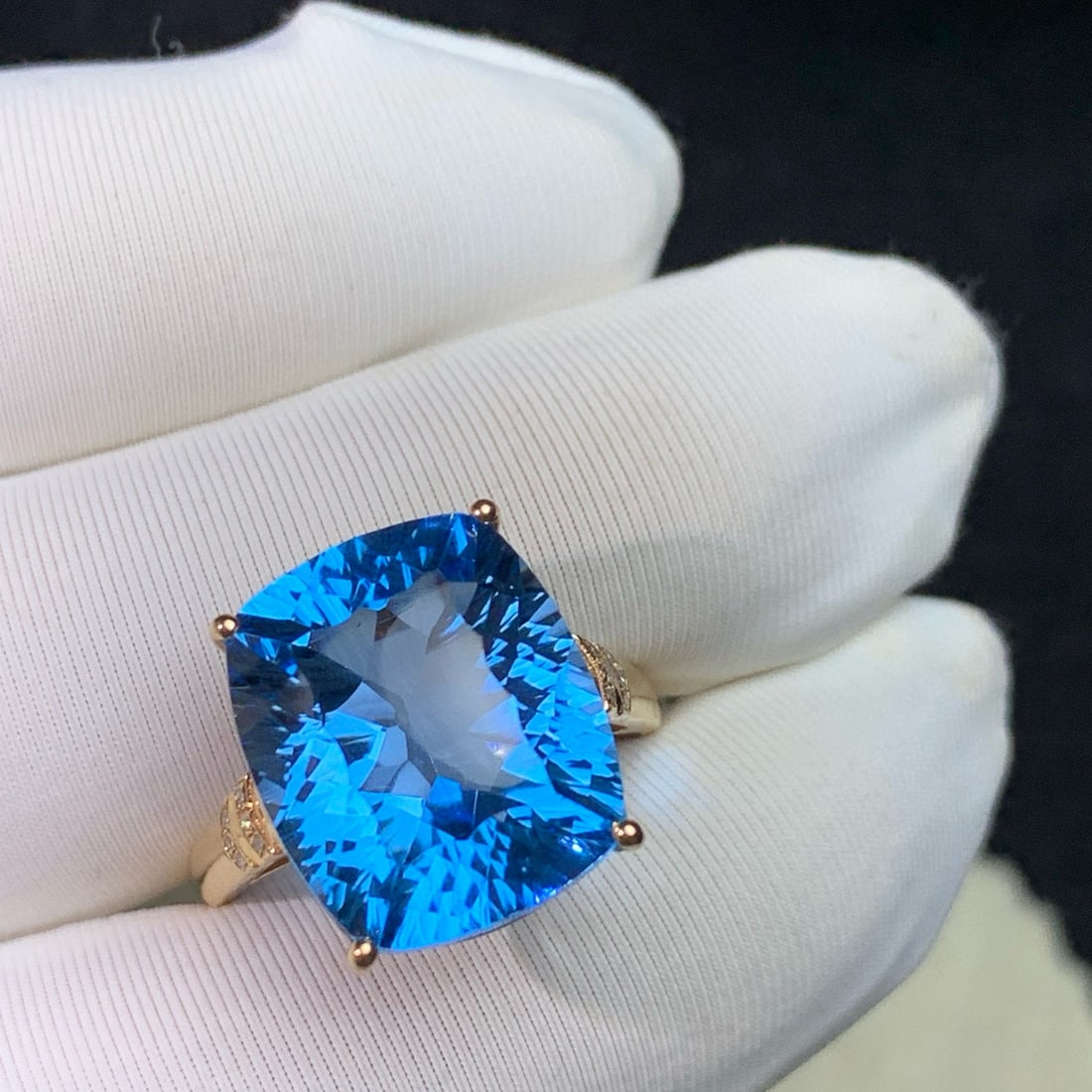 14k Gold 12.50 Ct Natural Topaz & Diamond Ring - 5