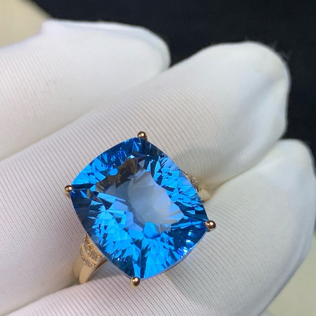 14k Gold 12.50 Ct Natural Topaz & Diamond Ring - 6