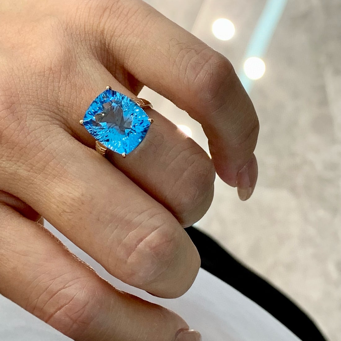14k Gold 12.50 Ct Natural Topaz & Diamond Ring - 7