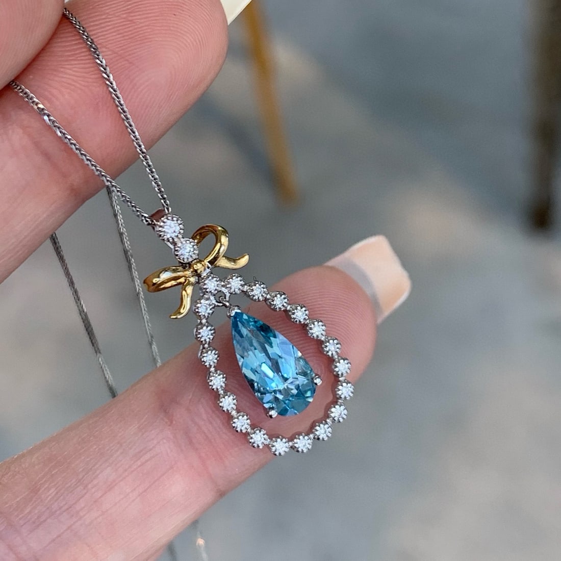 14k Gold 1.39 Ctw Natural Aquamarine & Diamond Pendant( Without Chain ): Ref:231058375 // gold content:14k gold // main gemstone:aquamarine // shape:pear // carat weight:1. 26ct // color:santa maria color // treatment:natural // // adjacent gemstone 2 : diamond //