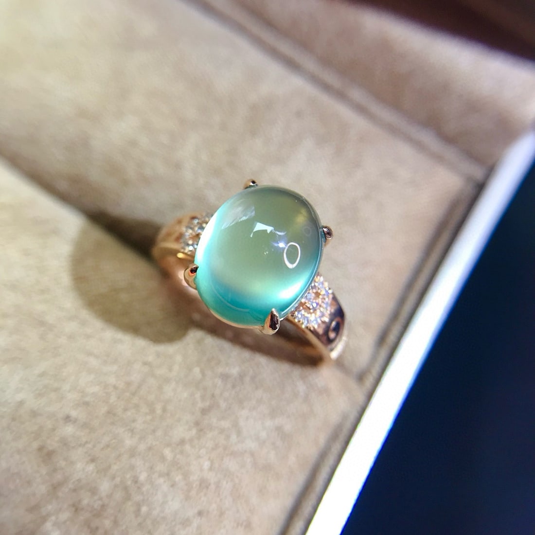 14k Gold 5.8 Ct Natural Prehnite & Diamond Ring - 3