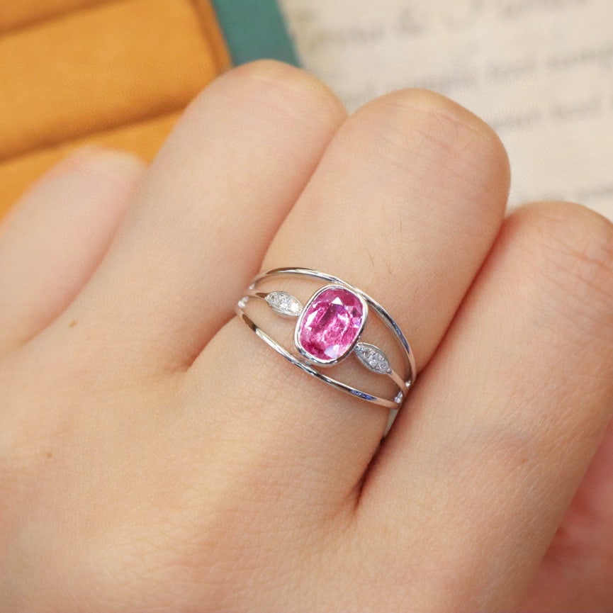 14k Gold 1.10 Ctw Natural Padparadscha Sapphire & Diamond Ring - 5