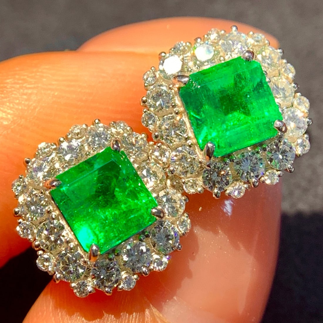 14k Gold 2.69 Ctw Vivid Green Natural Emerald & Diamond Earrings - 2