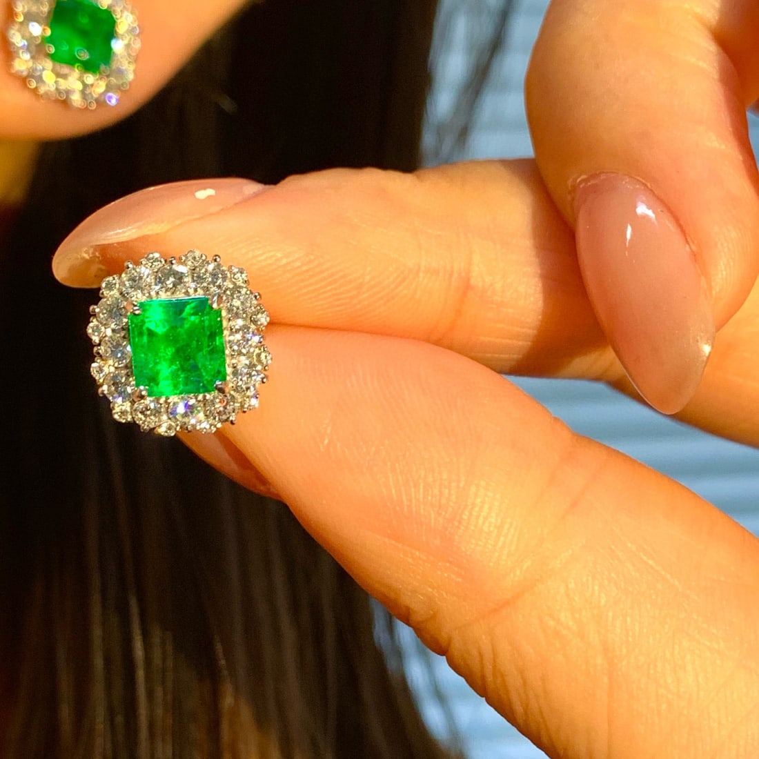 14k Gold 2.69 Ctw Vivid Green Natural Emerald & Diamond Earrings - 3