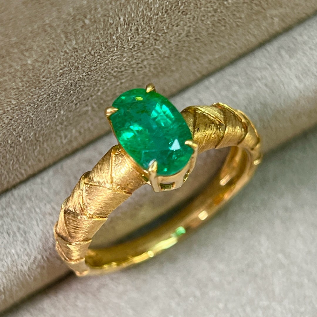 14k Gold 1.50 Ct Natural Emerald Ring - 7