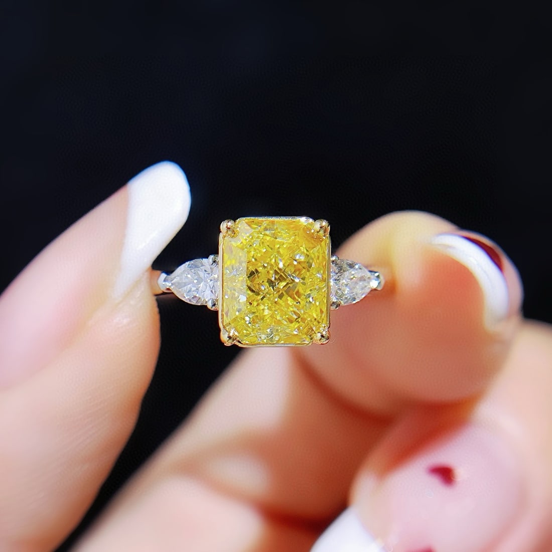 14k Gold 2.37 Ctw Natural Yellow Diamond & Diamond Ring: Ref:231058433 // gold content:14k gold // ring size:7. 25us // // main gemstone:yellow diamond // shape:radiant // carat weight:2. 09ct // color:yellow // treatment:natural // // adjacent gemstone 2