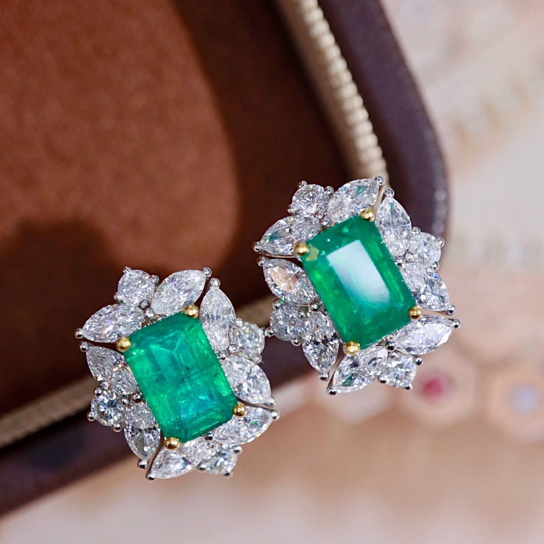 14k Gold 2.62 Ctw Natural Emerald & Diamond Earrings - 5