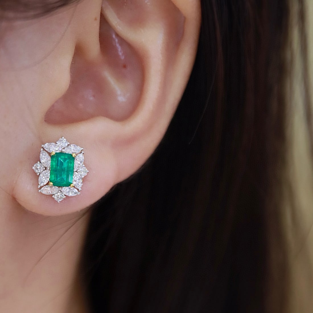 14k Gold 2.62 Ctw Natural Emerald & Diamond Earrings - 6