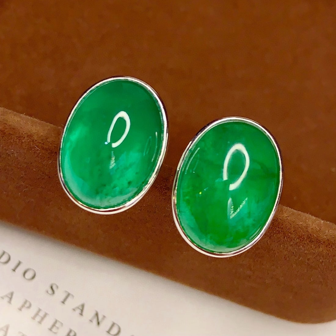 14k Gold 16.2 Ct Natural Emerald Earrings - 4