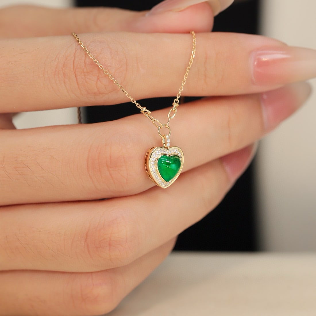 14k Gold 1.07 Ctw Vivid Green Natural Emerald & Diamond Necklace - 4