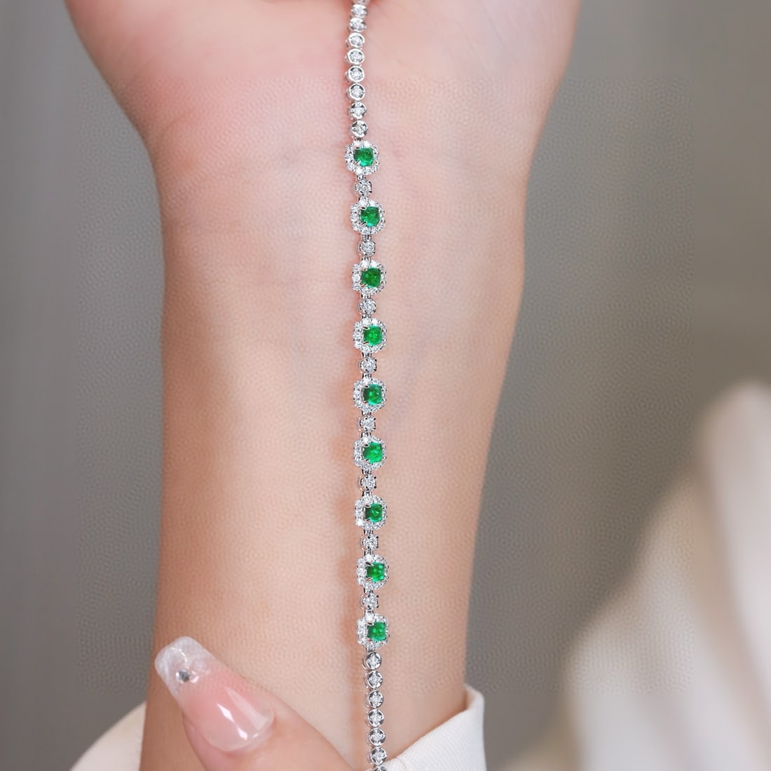 14k Gold 2.13 Ctw Vivid Green Natural Emerald & Diamond Bracelet - 4