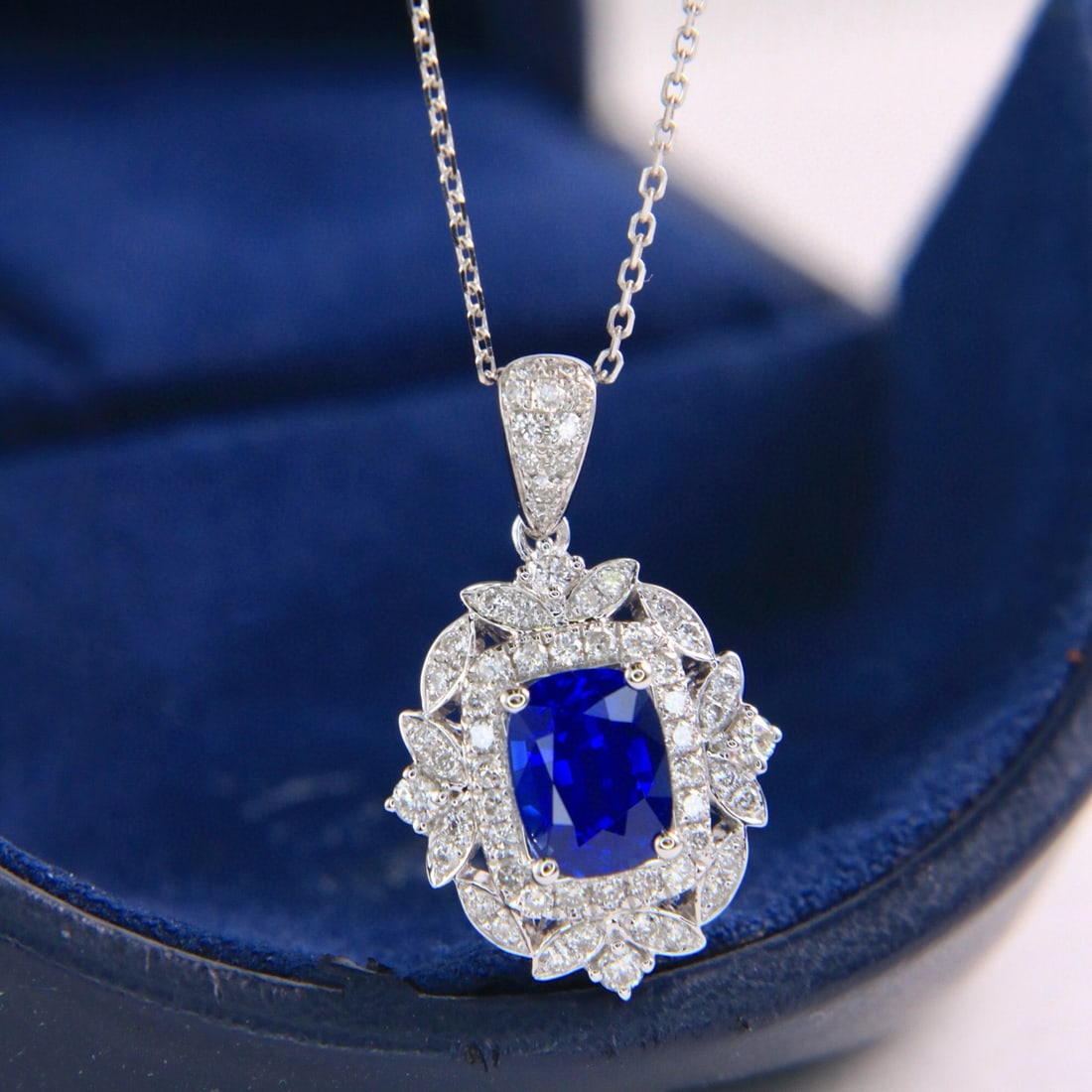 14k Gold 1.77 Ctw Natural Sapphire & Diamond Necklace - 2