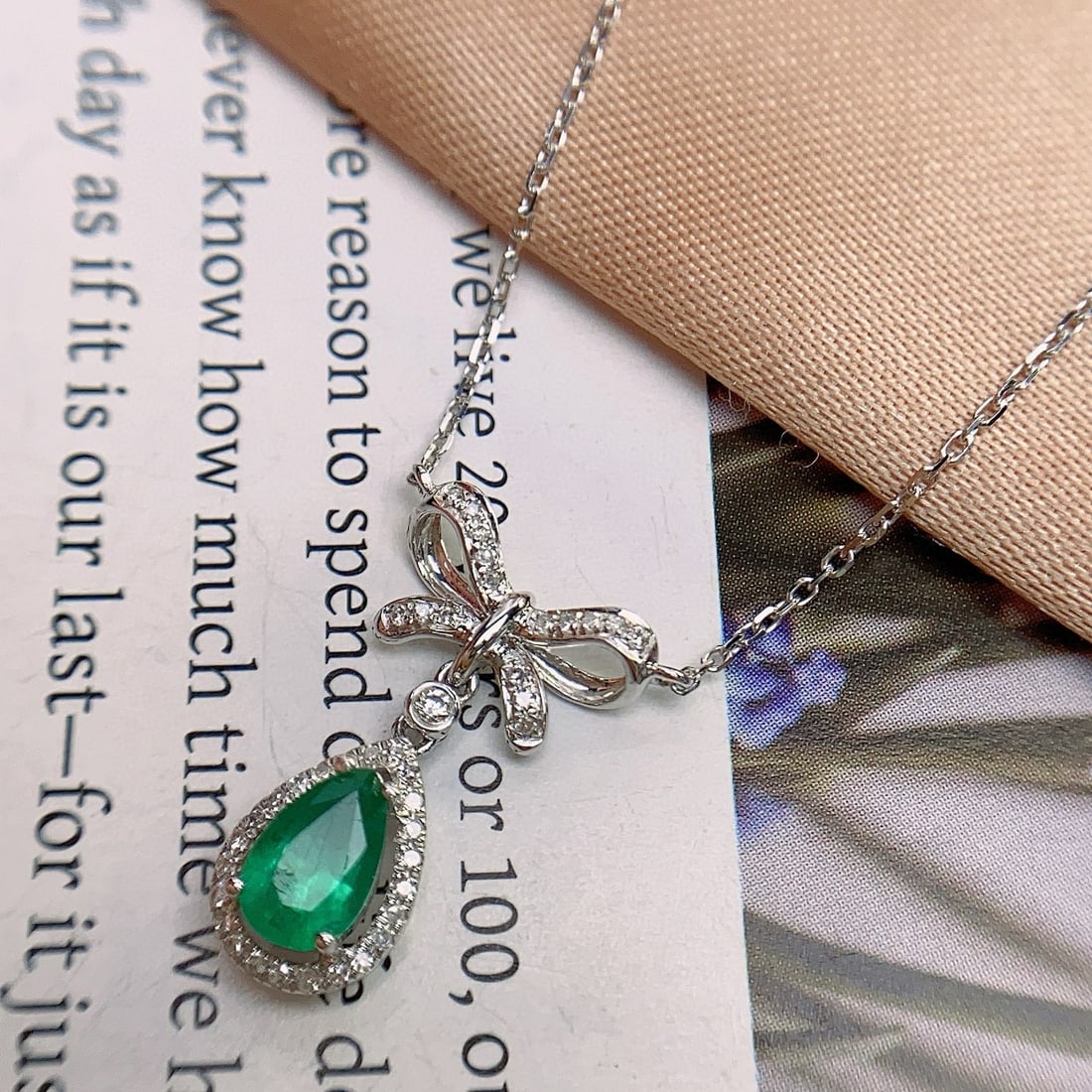 14k Gold 0.60 Ct Natural Emerald & Diamond Necklace - 3