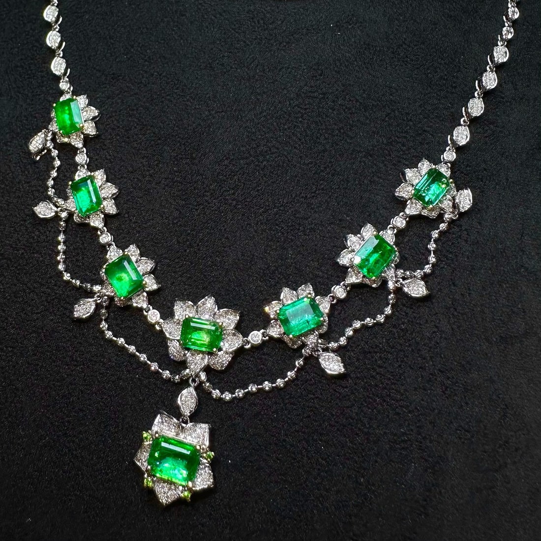 14k Gold 8.5 Ct Vivid Green Natural Emerald & Diamond & Tsavorite Necklace - 2