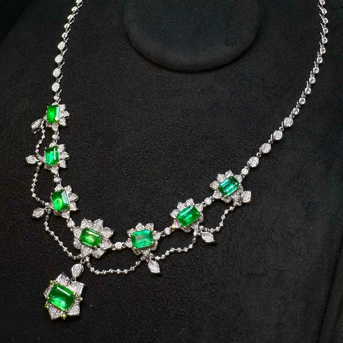 14k Gold 8.5 Ct Vivid Green Natural Emerald & Diamond & Tsavorite Necklace - 5