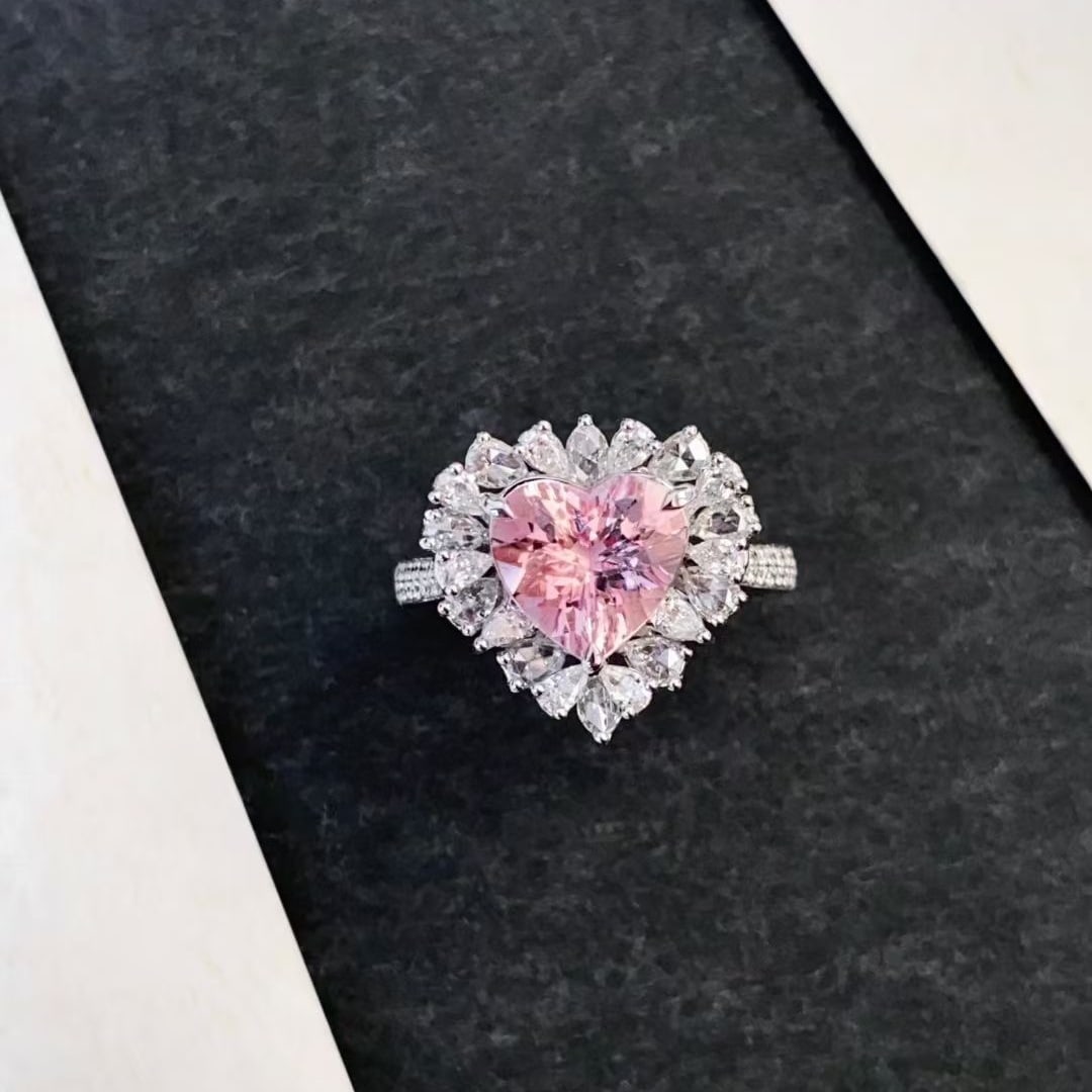 14k Gold 2.87 Ctw Natural Morganite & Diamond Ring: Ref:231059011 // gold content:14k gold // ring size:7. 25us // // main gemstone:morganite // shape:heart // carat weight:1. 96ct // color:pink // treatment:natural // // adjacent gemstone 2 : diamond