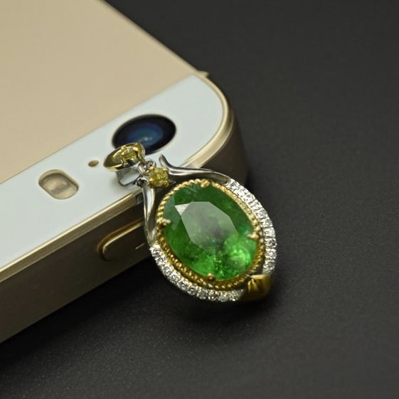 14k Gold 2.29 Ctw Natural Tsavorite & Diamond Pendant( Without Chain ): Ref:231059012 // gold content:14k gold // main gemstone:tsavorite // shape:oval // carat weight:2. 23ct // color:green // treatment:natural // // adjacent gemstone 2 : diamond // number of stones:20
