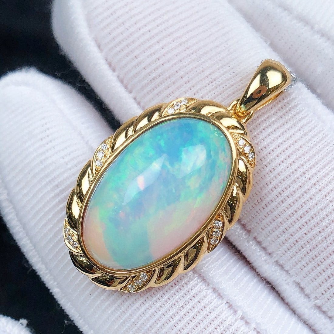 14k Gold 5.83 Ctw Natural Opal & Diamond Pendant( Without Chain ): Ref:231059017 // gold content:14k gold // main gemstone:opal // shape:oval // carat weight:5. 78ct // color:color // treatment:natural // // adjacent gemstone 2 : diamond // shape:round // carat